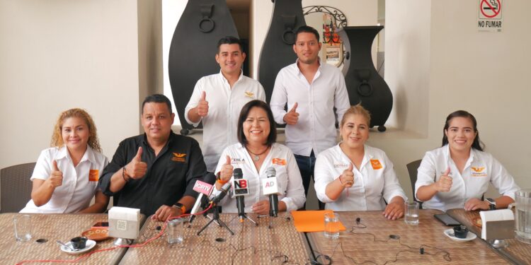 PERLA VÁZQUEZ ASEGURA QUE VA ARRIBA EN LAS ENCUESTAS