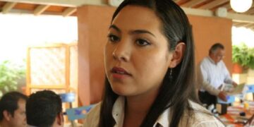 TENEMOS QUE ENSEÑARLES A NUESTRAS ADOLESCENTES A DETECTAR CONDUCTAS VIOLENTAS: INDIRA VIZCAÍNO