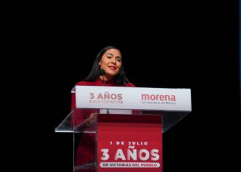 INDIRA VIZCAÍNO ENCABEZA LA CEREMONIA DEL TERCER ANIVERSARIO DEL TRIUNFO DE AMLO
