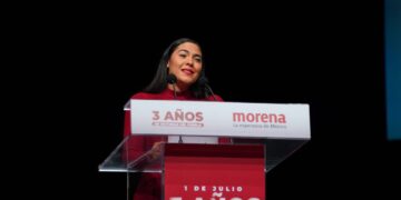 INDIRA VIZCAÍNO ENCABEZA LA CEREMONIA DEL TERCER ANIVERSARIO DEL TRIUNFO DE AMLO