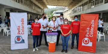 APOYAN VOLUNTARIOS DE PEÑA COLORADA DURANTE JORNADA DE VACUNACIÓN ANTICOVID