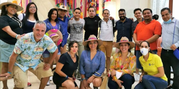 FORTALECEN CONECTIVIDAD AÉREA EN COLIMA