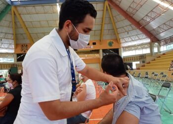 INICIA VACUNACIÓN CONTRA COVID PARA MAYORES DE 30 AÑOS EN COLIMA Y VILLA DE ÁLVAREZ