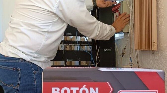 INSTALAN BOTONES DE EMERGENCIA EN VIVIENDAS DE ADULTOS MAYORES Y PERSONAS CON DISCAPACIDAD