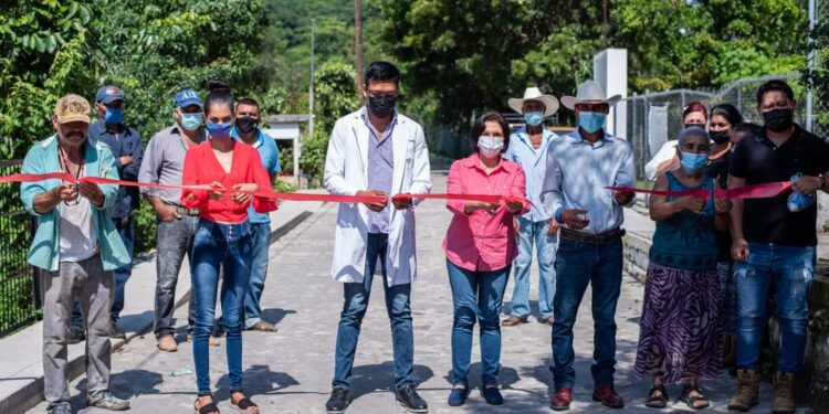 INAUGURAN EN MINATITLÁN CALLE HACIA LA COMUNIDAD DE SAN ANTONIO