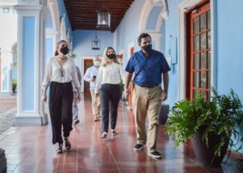 SE REÚNEN MARGARITA MORENO Y LEONCIO MORÁN