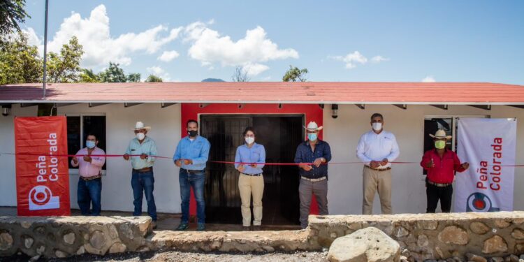 PEÑA COLORADA REHABILITA BASE JAGUAR EN AYOTITLÁN