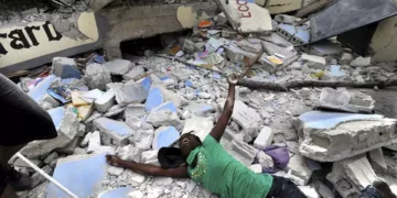 Más de 300 muertos y 2 mil heridos deja terremoto en Haití