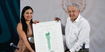PIDE GOBERNADORA A AMLO QUE SE CONCLUYA LA AMPLIACIÓN DE LA AUTOPISTA COL- GDL Y LA CONSTRUCCIÓN DEL TRAMO CARRETERO VDEA – MINATITLÁN