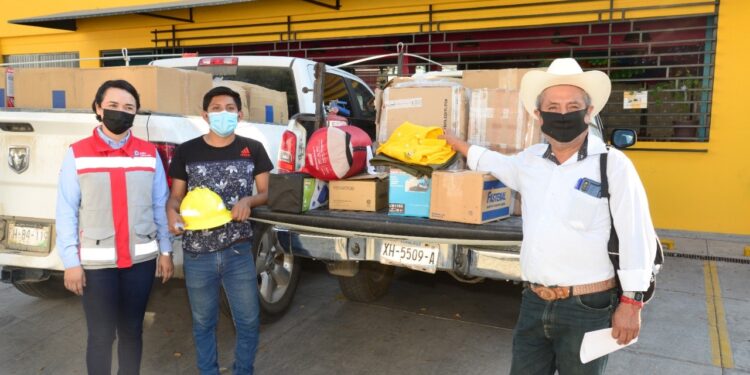 PEÑA COLORADA ENTREGA EQUIPO PARA PROTEGER LA BIOSFERA DE LA SIERRA DE MANANTLÁN