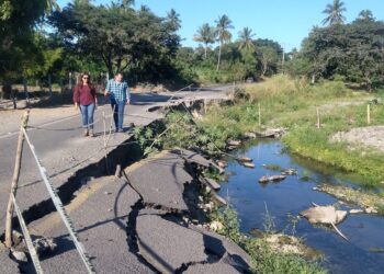 POR CONCLUIR LA RECONSTRUCCIÓN DE LA CARRETERA TECOMÁN – COFRADÍA DE MORELOS