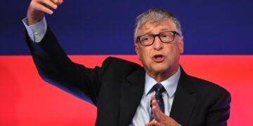 “Ómicron: la peor parte de la pandemia”, advierte Bill Gates