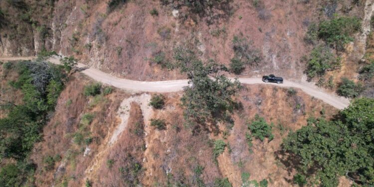 PEÑA COLORADA REHABILITA CARRETERAS RURALES Y CAMINOS SACACOSECHAS EN COLIMA Y JALISCO