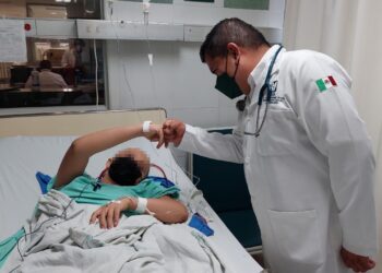 MÉDICOS DEL IMSS LOGRARON COLOCAR CON ÉXITO UNA PRÓTESIS EN EL CRÁNEO A UN ADOLESCENTE
