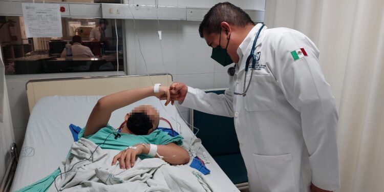 MÉDICOS DEL IMSS LOGRARON COLOCAR CON ÉXITO UNA PRÓTESIS EN EL CRÁNEO A UN ADOLESCENTE