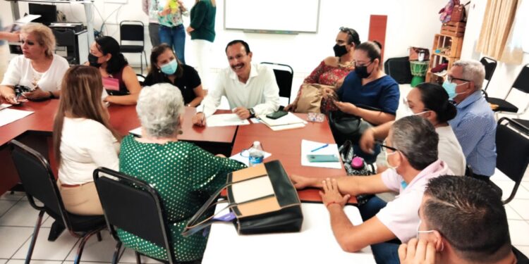 FEDERICO RANGEL BUSCA SOLUCIONAR PROBLEMÁTICA EN ESCUELAS DEL MUNICIPIO