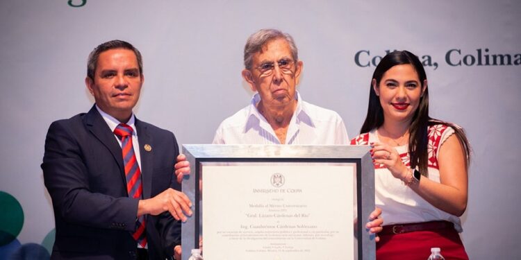 EN COLIMA, RECIBE CUAUHTÉMOC CÁRDENAS MEDALLA AL MÉRITO UNIVERSITARIO “GRAL. LÁZARO CÁRDENAS DEL RÍO”
