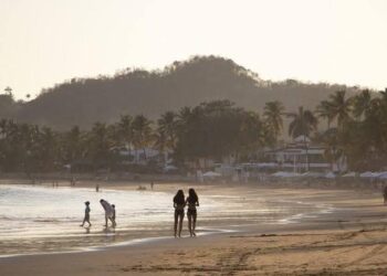 PLAYAS DE COLIMA SON APTAS PARA EL PERIODO VACACIONAL DE INVIERNO