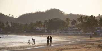 PLAYAS DE COLIMA SON APTAS PARA EL PERIODO VACACIONAL DE INVIERNO