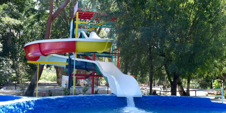 PEÑA COLORADA MEJORA LAS INSTALACIONES DEL BALNEARIO “EL SALTO” EN MINATITLÁN