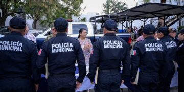 ENTREGAN ASCENSOS A 27 POLICÍAS DE MANZANILLO