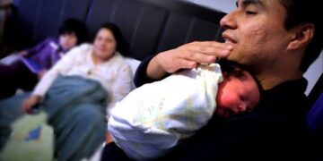 PROPONEN AMPLIAR LICENCIAS DE PATERNIDAD EN COLIMA