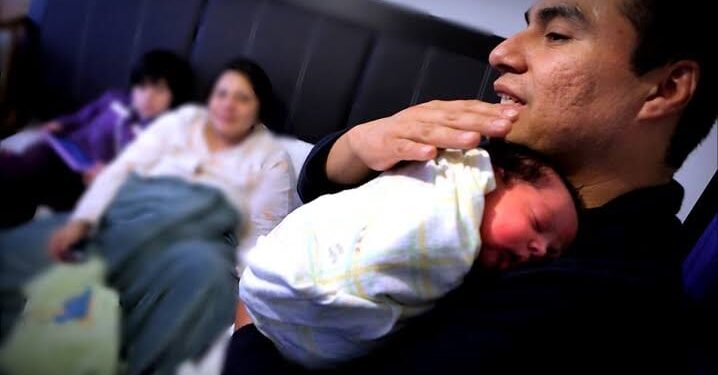 PROPONEN AMPLIAR LICENCIAS DE PATERNIDAD EN COLIMA