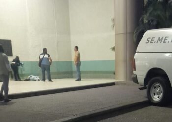 SE DESLINDA SSA DE LA MUERTE DEL PACIENTE DE JALISCO AFUERA DEL HOSPITAL REGIONAL; DICEN QUE NO TENÍA COVID-19