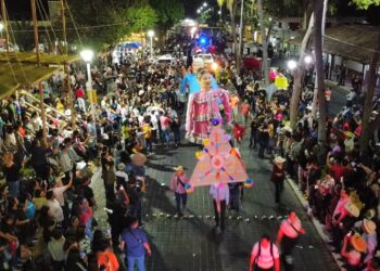 PARTICIPAN MÁS DE 6 MIL JINETES EN LA CABALGATA NOCTURNA DE LOS FESTEJOS CHARROTAURINOS DE VILLA DE ÁLVAREZ 2023