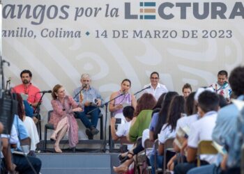 BEATRÍZ MÜLLER, ESPOSA DE AMLO, VISITA MANZANILLO