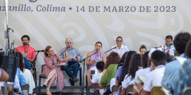 BEATRÍZ MÜLLER, ESPOSA DE AMLO, VISITA MANZANILLO