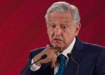 DENUNCIAN A AMLO POR ACTOS ANTICIPADOS DE CAMPAÑA