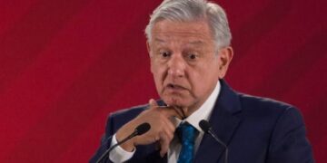 DENUNCIAN A AMLO POR ACTOS ANTICIPADOS DE CAMPAÑA