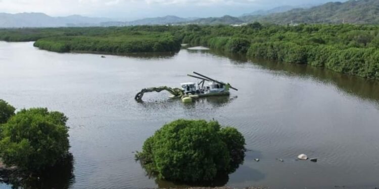 SE MEJORAN CONDICIONES AMBIENTALES DEL VALLE DE LAS GARZAS MEDIANTE DRAGADO