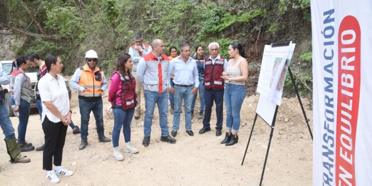ENTREGA PEÑA COLORADA PASO DEL KILÓMETRO 34 EN MINATITLÁN Y OBRAS A FAVOR DE LA CIUDADANÍA