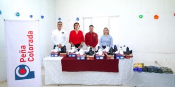 PEÑA COLORADA SE SUMA A LA ENTREGA DE ZAPATOS PARA NIÑOS, NIÑAS Y ADOLESCENTES DEL CENTRO DE ASISTENCIA SOCIAL GABILONDO SOLER
