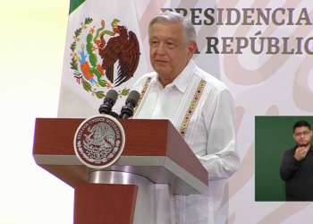 AMLO DEFIENDE LIBROS DE TEXTO EN INFORME