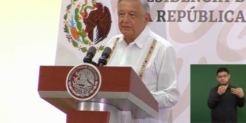 AMLO DEFIENDE LIBROS DE TEXTO EN INFORME