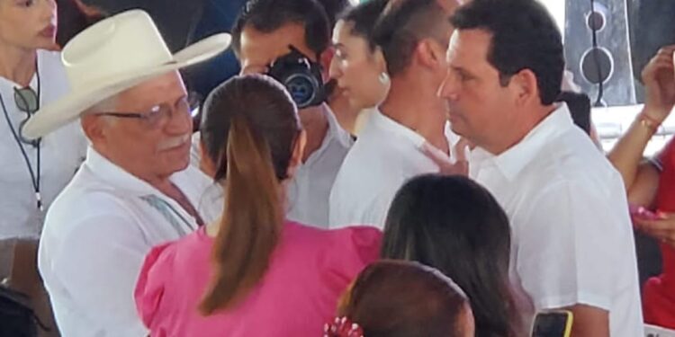 ASISTE “LOCHO” MORÁN A EVENTO DE MORENA EN MANZANILLO